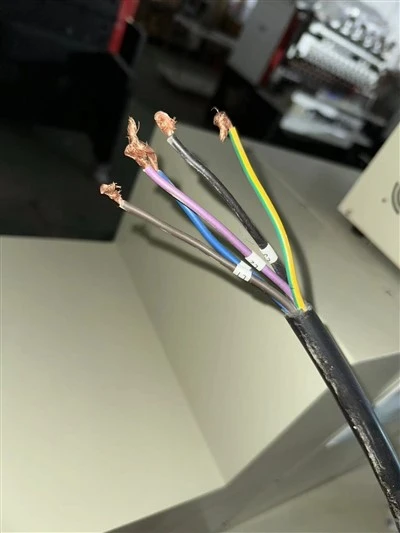 380V